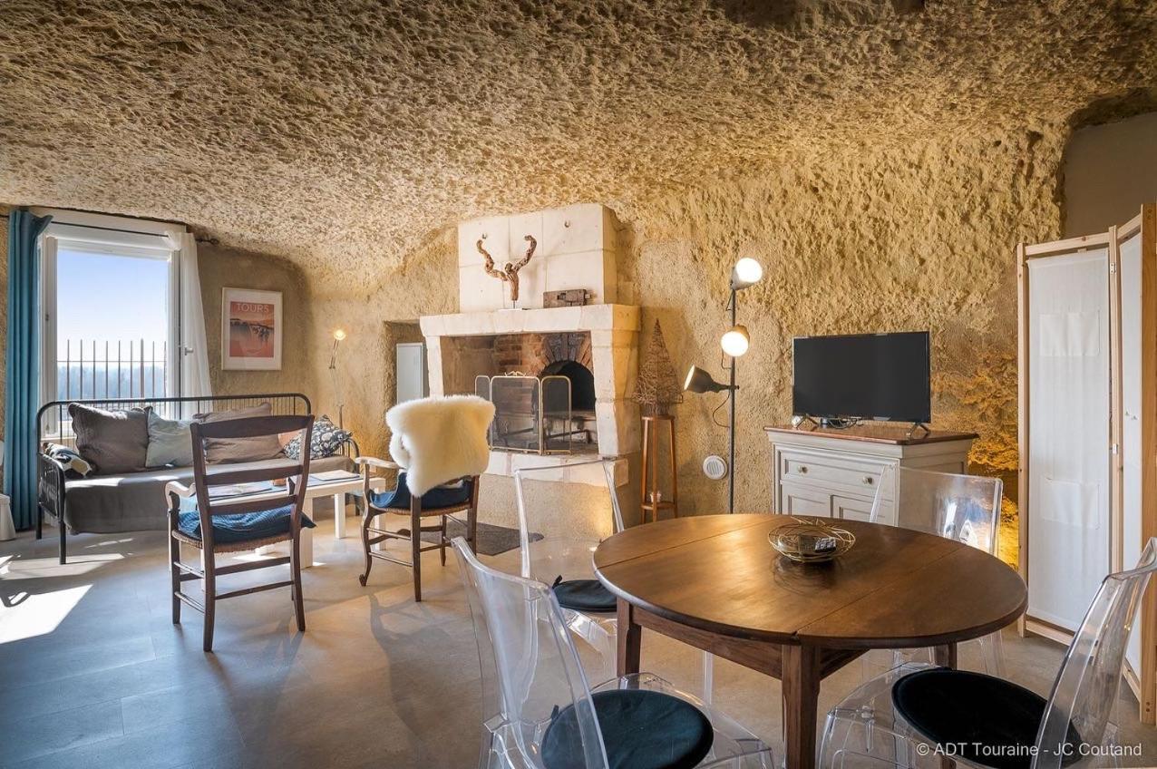 La Cavee Du Coteau, Petit Cocon Troglodytique Villa Vouvray Exterior photo