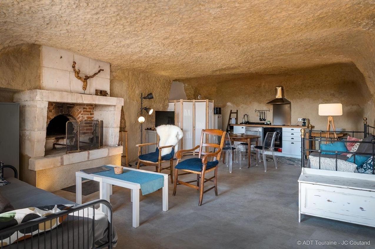 La Cavee Du Coteau, Petit Cocon Troglodytique Villa Vouvray Exterior photo